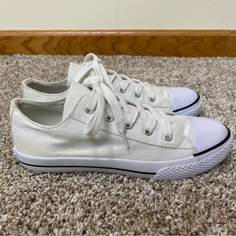 Airwalk Kids Canvas Low Top Sneaker Shoes Size 4.5
